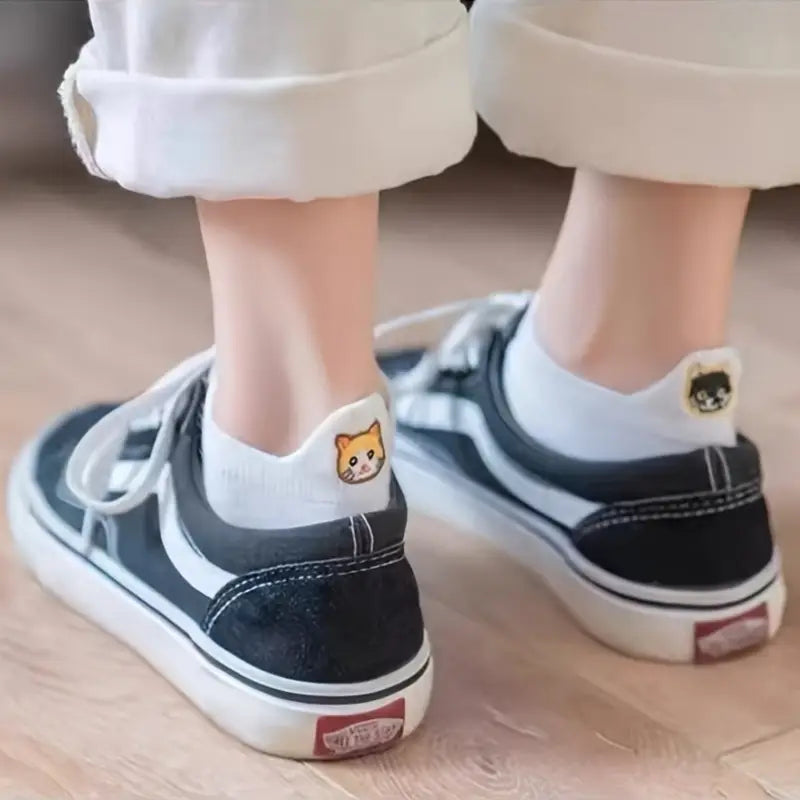 Euroconforto Kattensokken – gedragen met sneakers