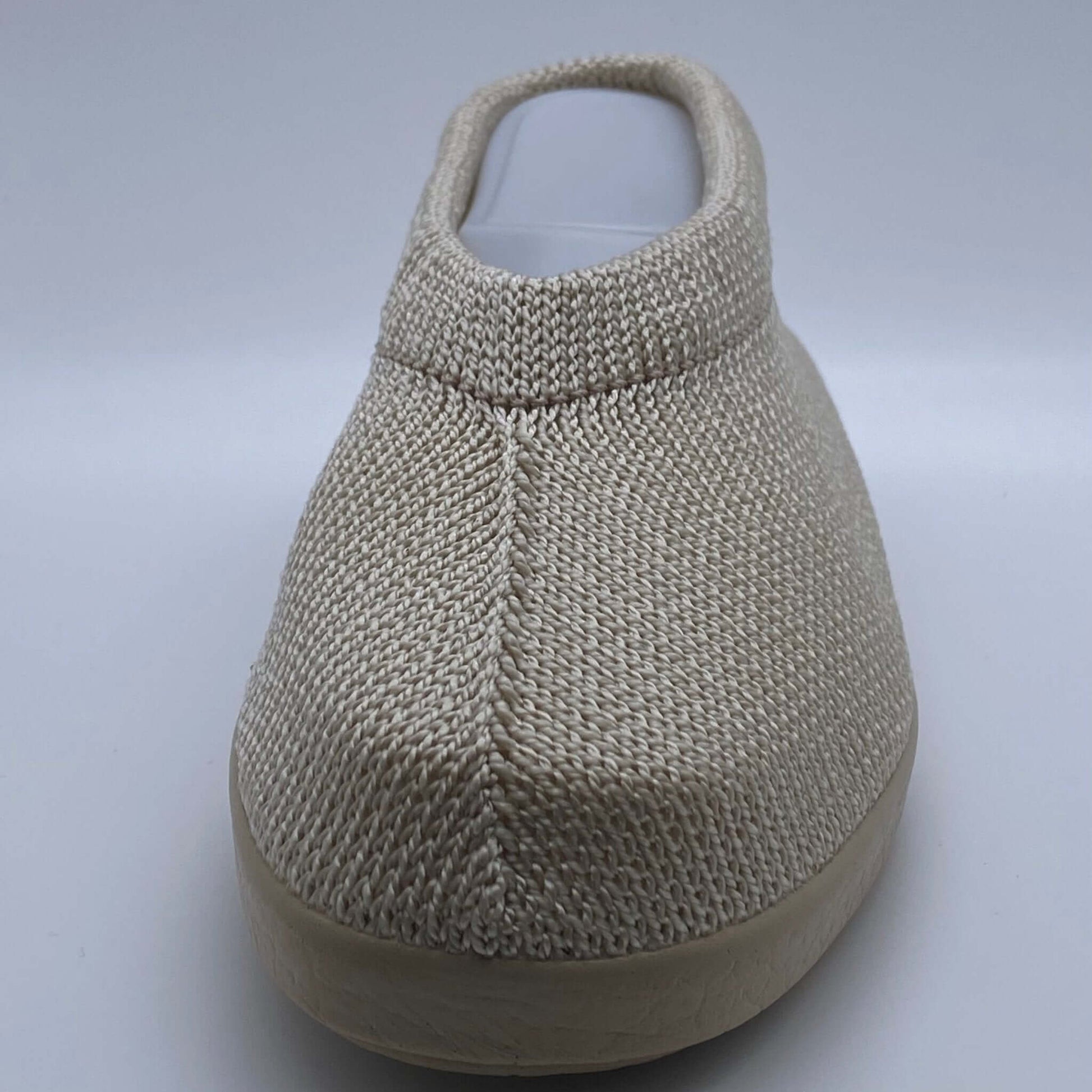 Euroconforto Portugese schoen beige gold – gedragen binnenshuis